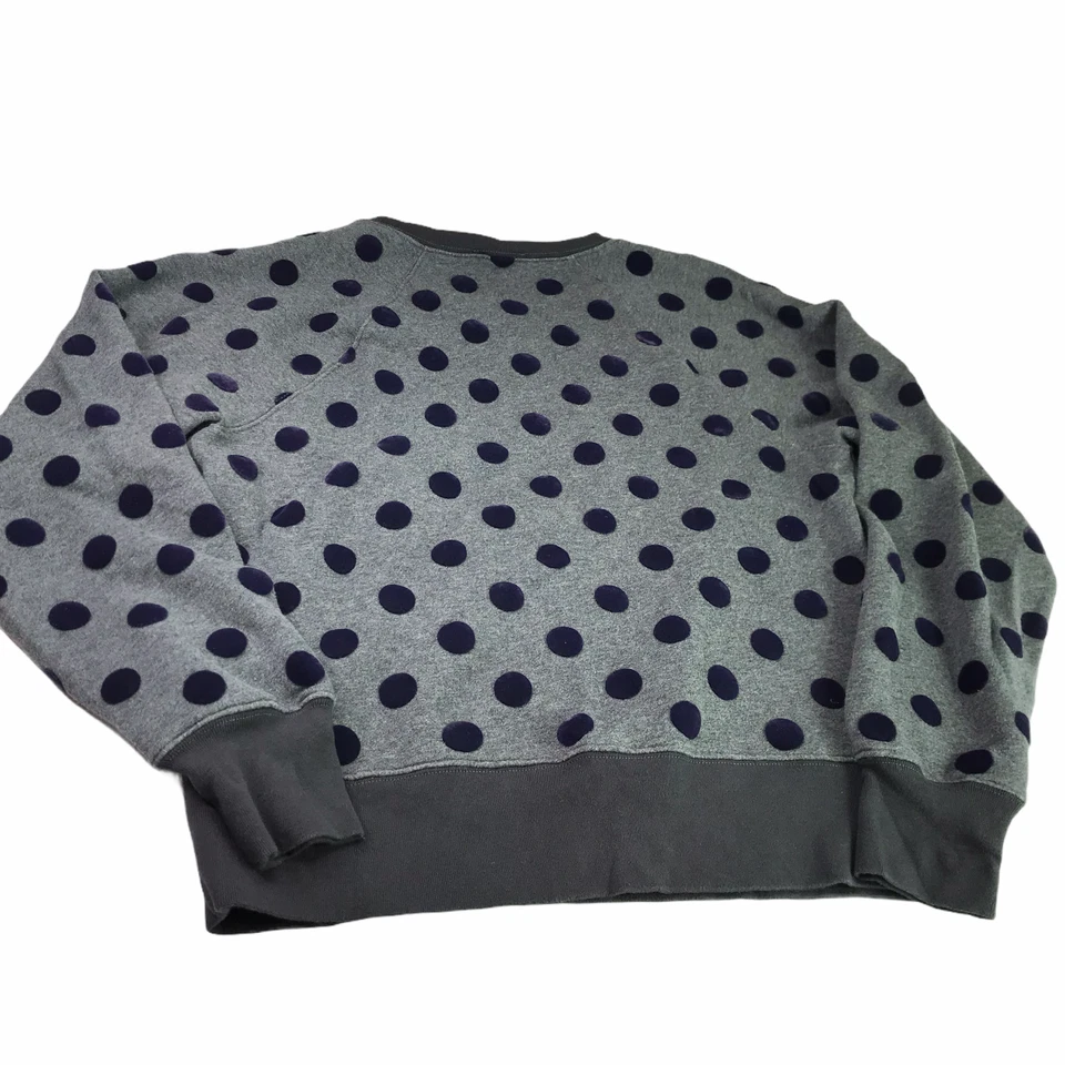 J. Sudadera Crew de terciopelo a lunares para mujer mediana.  Gris púrpura.  Foto 2 de 4