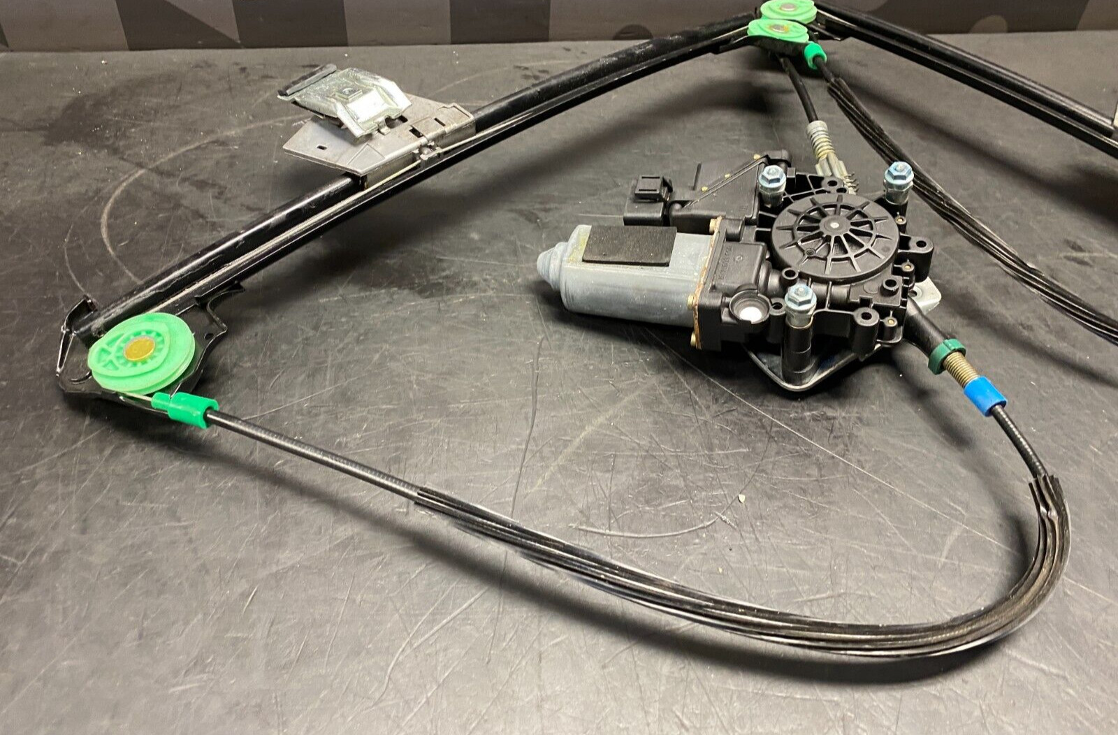 Porsche 911 GT3 2004 Left Window regulator