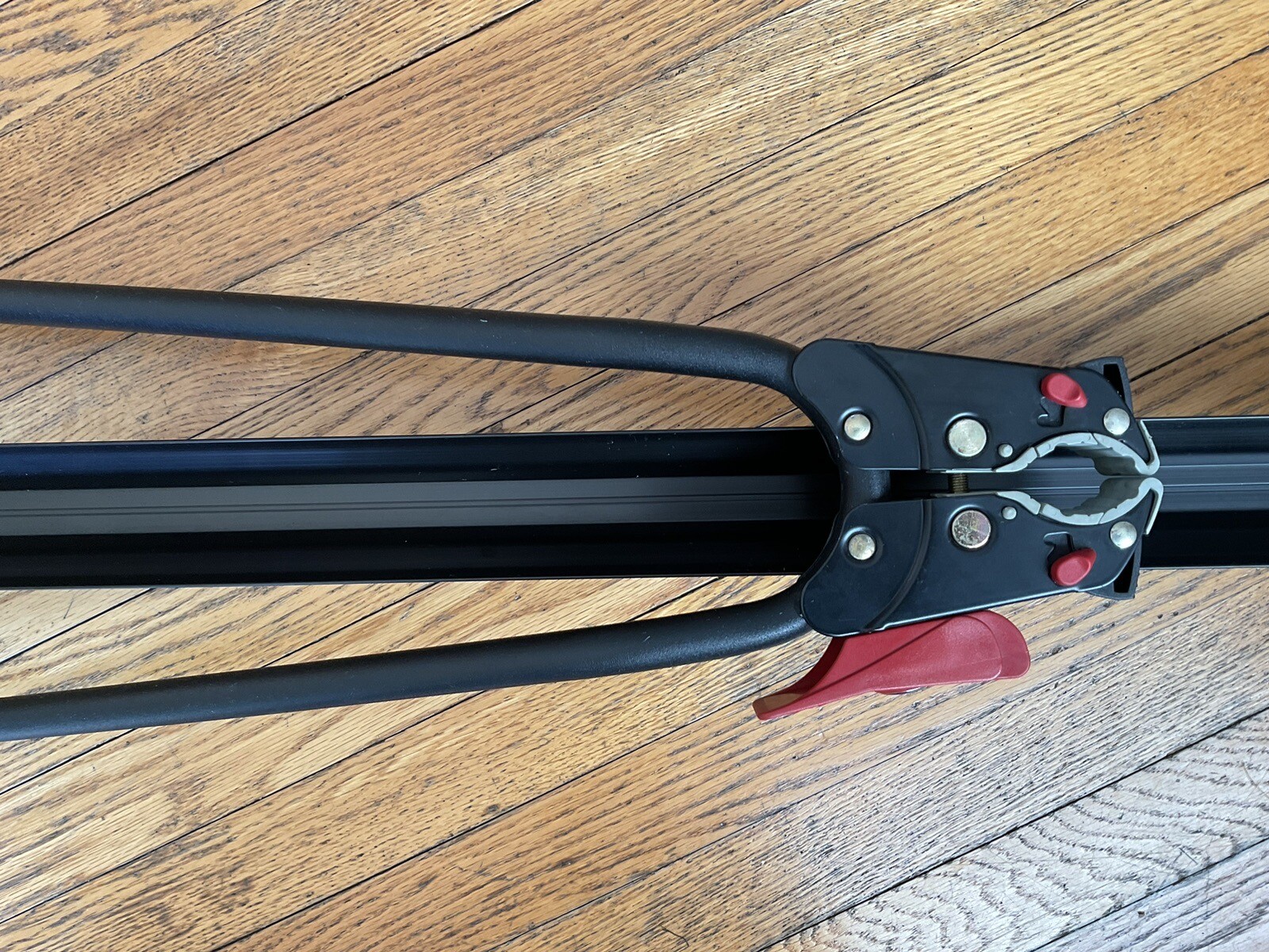 Yakima LockJaw Upright Rooftop Bike Carrier Rack + RoundBar Mounts eBay