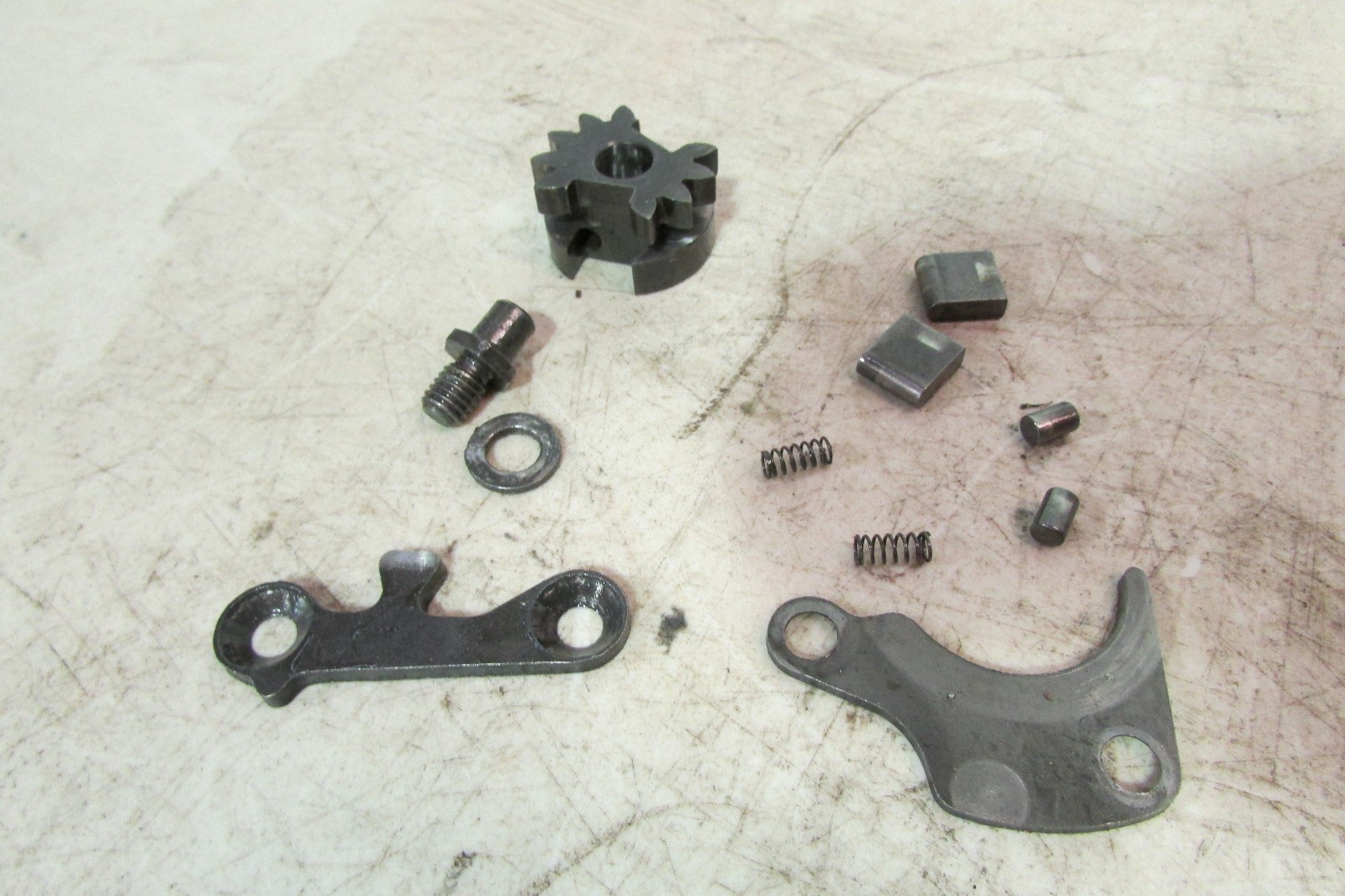 OEM SUZUKI GT550 GT 550 7377 SHIFT DRUM DETENT COMPONENTS 2532231310