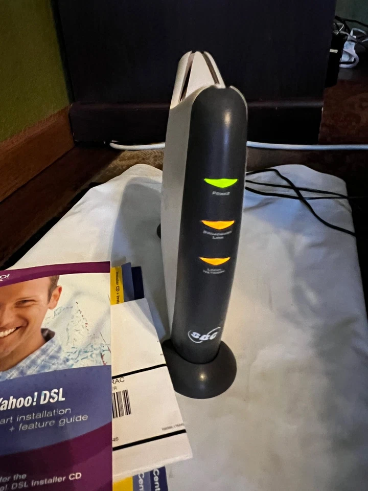 2Wire HomePortal 1800HG Wireless DSL Modem Network Router  - Image 2 of 4