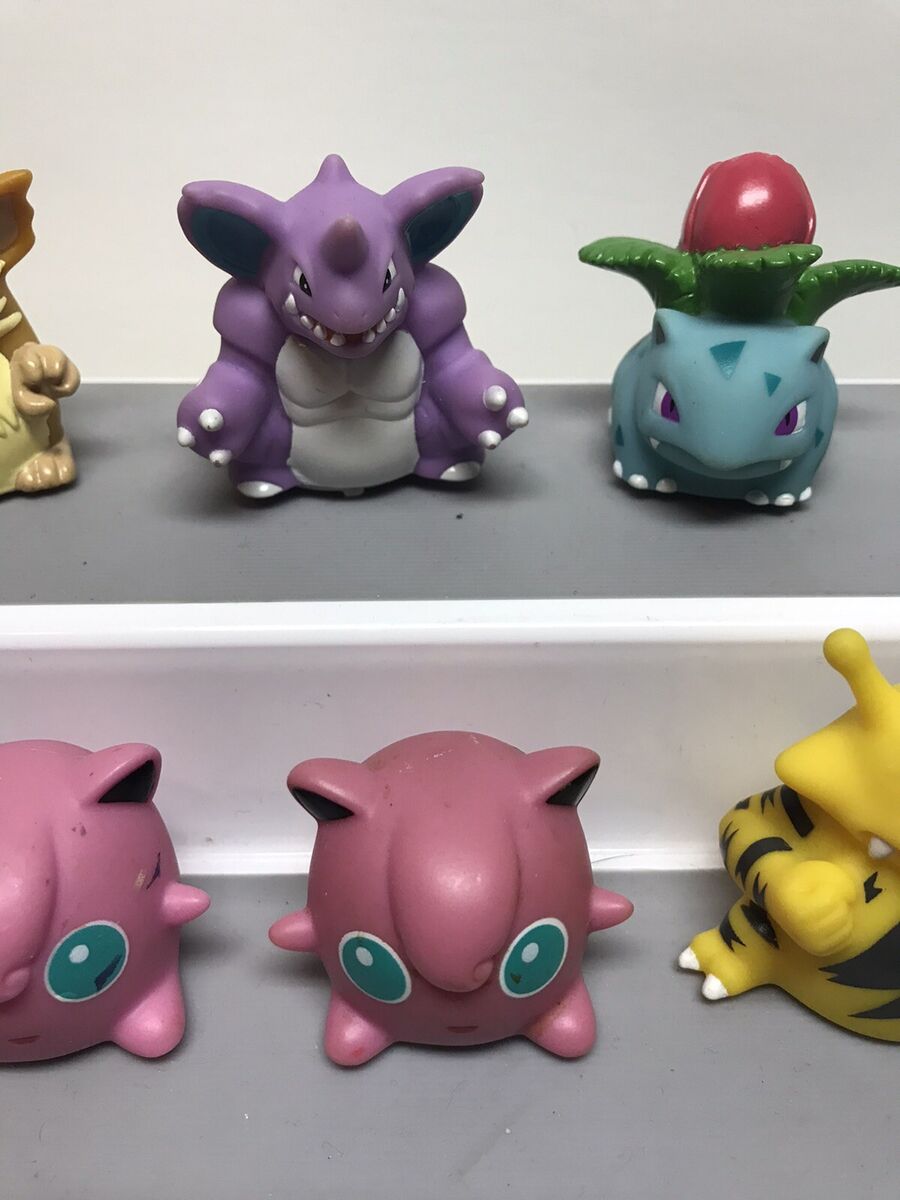 Lote com Seis Brinquedos Pokemon