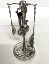 Ganz Queen of the Kitchen Measuring Spoons Set W/ Stand, Enameled Grapes design