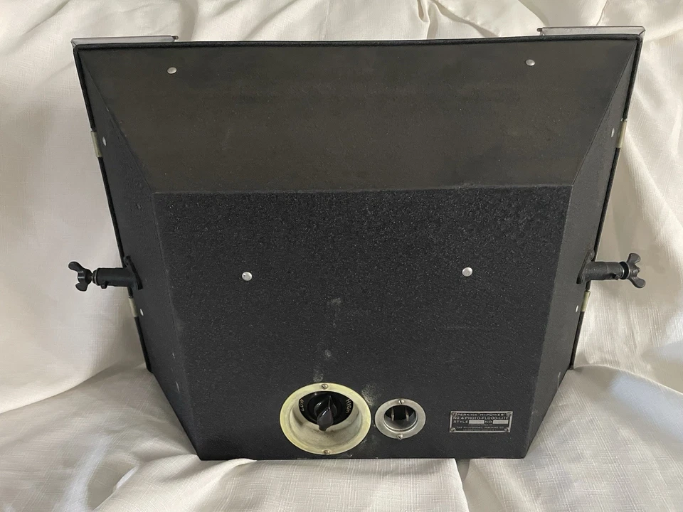 Vintage Photogenic Machine Co. Hi-Power No 4 Photo-Flood-Lite Style 2 No C354 - Image 2 of 4