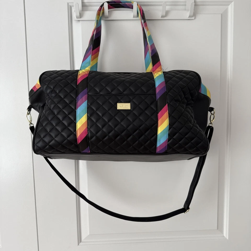 Adorable silla de montar grande Betsey Johnson Weekender con correa para el hombro Foto 2 de 4