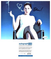 RACHEL BLOOM SIGNED CRAZY EX-GIRLFRIEND 8x10 PHOTO - ACOA COA