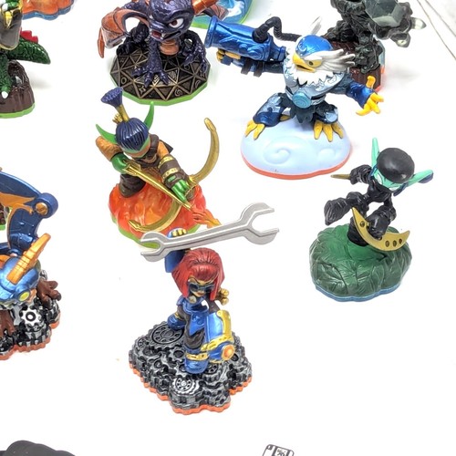 33 Skylanders Lot Giants Swap Force Spyros Adventure - Picture 2 of 13