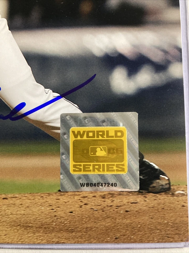 TOM GLAVINE- Signed Autographed Auto 8x10 Photo. JSA Authentic - Image 4 of 4