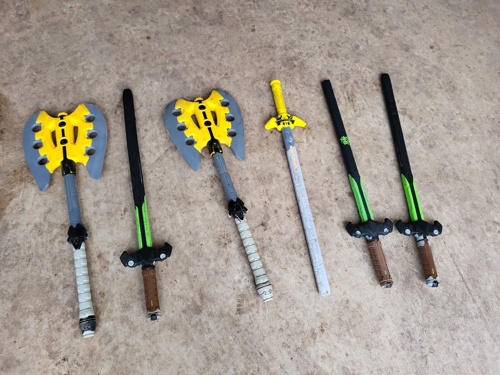 Big Lot 👀  Nerf N-Force Foam Sword Cosplay Mini Broadsword Yellow Black Knife