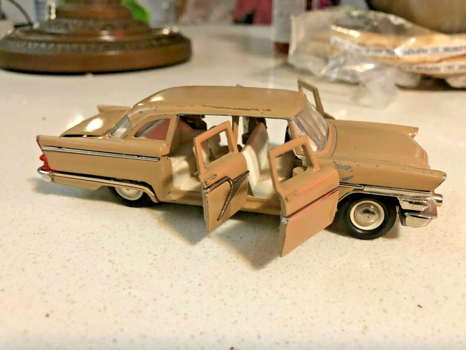 1:43 VINTAGE SOVIET RUSSIAN USSR RARE GAZ-13 CHAIKA BEIGE LIMO