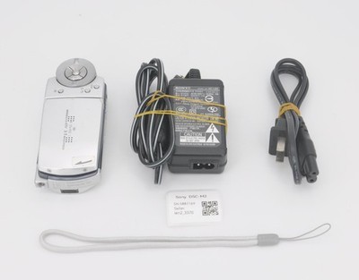 【美品】SONY Cyber-shot DSC-M2 ビデオカメラ 本体 Sony Cyber-shot DSC-M2 5.1MP Digital Camera - Silver for sale