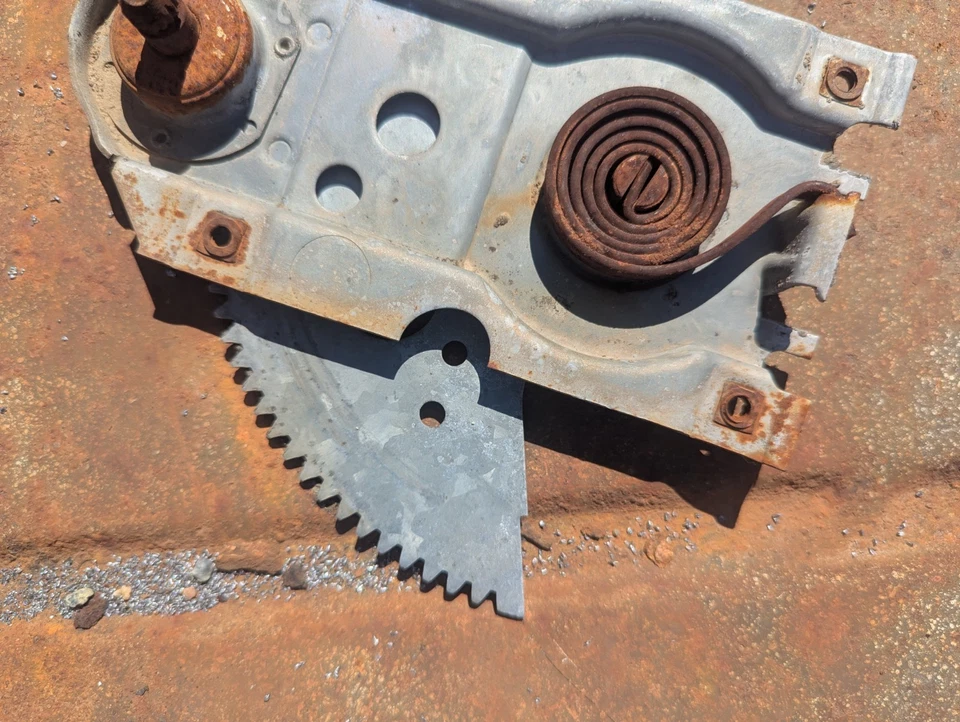 1966 1967 BUICK SKYLARK CHEVELLE GTO CUTLASS HT ПРАВАЯ ЧЕТВЕРТЬ СТЕКЛОПОДЪЕМНИКА - Изображение 2 из 4