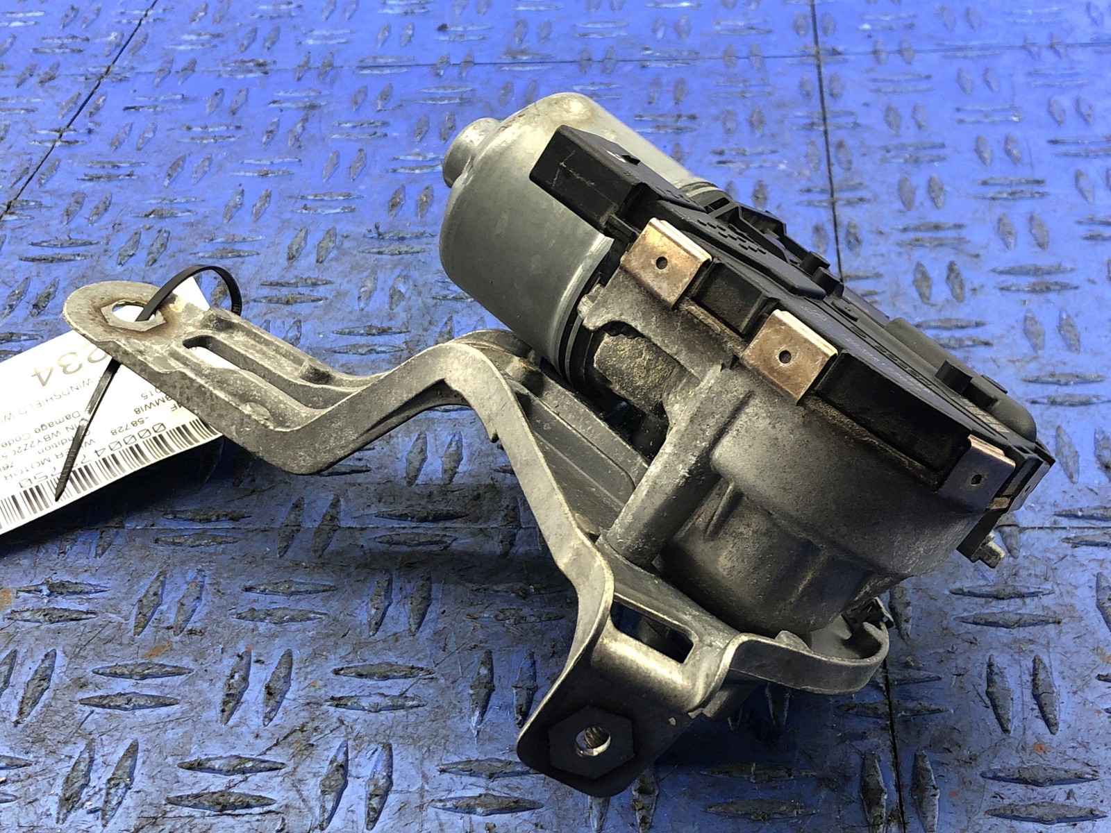 2014 2015 2016 2017 2018 2019 Bmw I8 FRONT RIGHT WINDSHIELD WIPER MOTOR oem