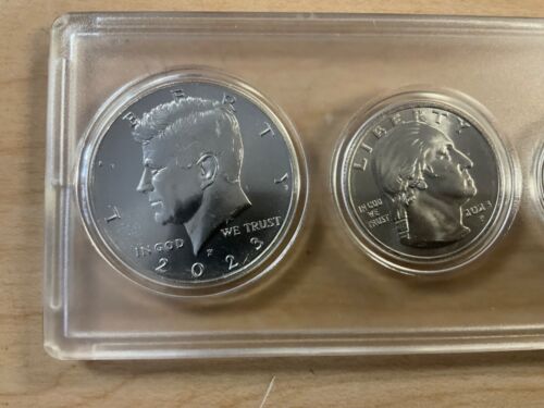 2023 P & D Mint Set, Birth Set in New Holder; 10 BU/MS Coins; Half Dollar - Cent - Picture 4 of 6