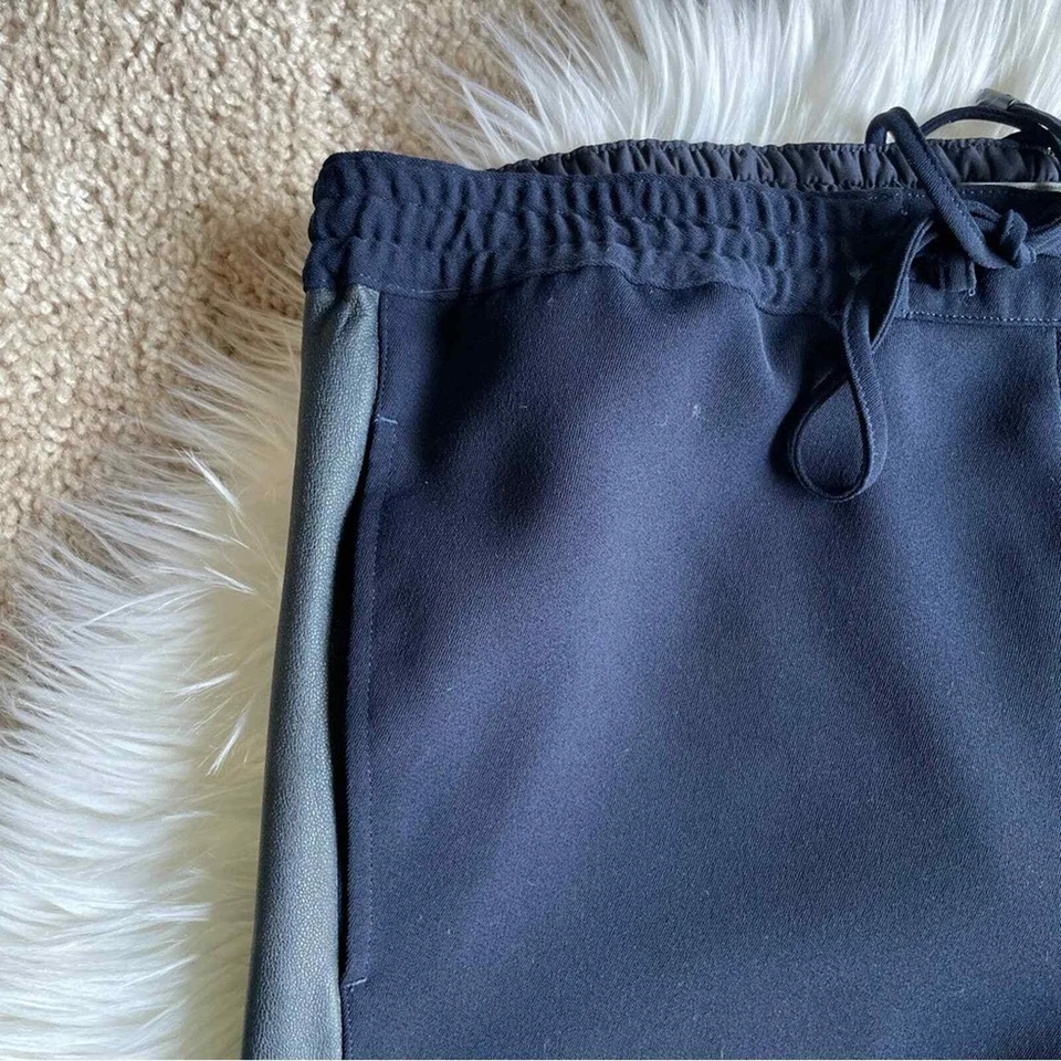 Joggers Vince talla XS azul marino con ribete de esmoquin de cuero Foto 2 de 4
