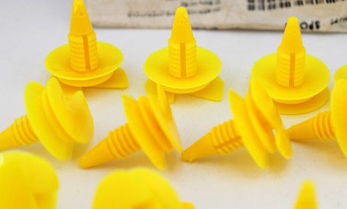 14) 1991-1992 Firebird Camaro 1988-1997 Cutlass Interior Trim Clips GM 10161510 - Picture 6 of 6