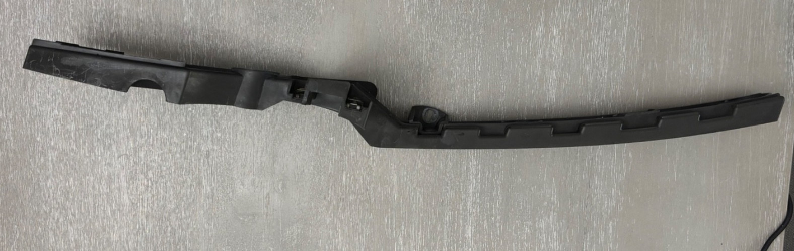  2015 BENTLEY CONTINENTAL GT rear bumper guide (center) left OEM 3W3807863