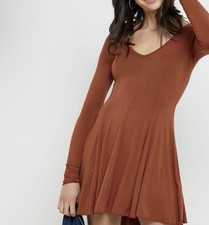 Forever 21 Women's Long Sleeve V-Neck Swing Dress in Rust Size Medium