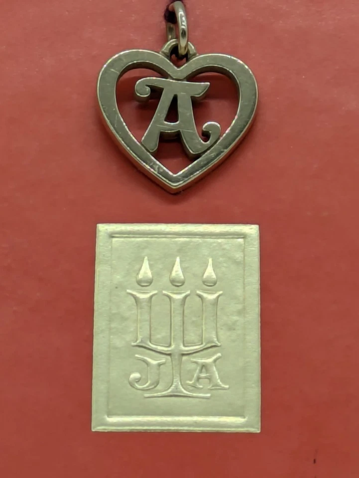 JAMES AVERY 14K Oro Amarillo 2.6g ESCRITURA CORAZÓN LETRA A Colgante Dije (EC3039365) Foto 4 de 4