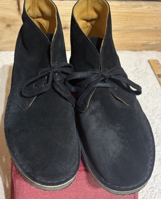 Clarks wallabies mens 10 Black Great Condition . Smudge On Left Shoe. Great Deal