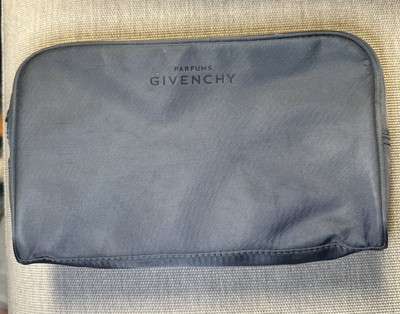   Givenchy Parfum Silber Designer Maxibox Wasch-/Kultur-/Schminktasche
