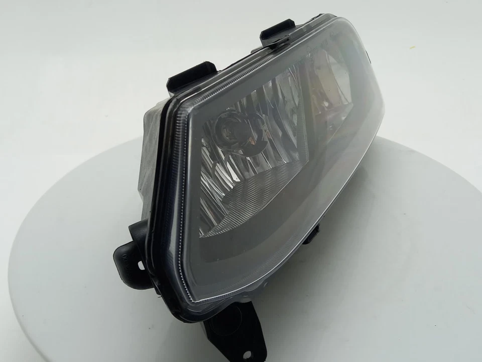 VOLKSWAGEN POLO Fog Lamp 2009-2018  5 Door Hatchback 6C0941661  - Image 2 of 4