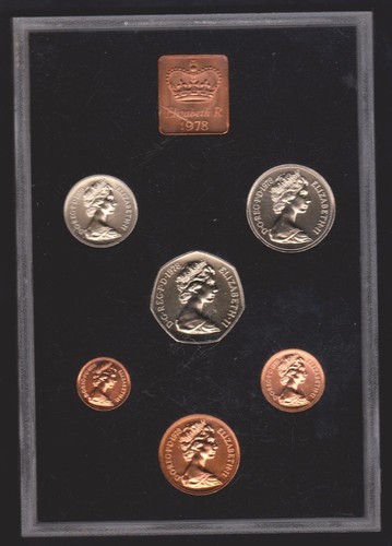 SET SEI MONETE E MEDAGLIONE 1978 ORIGINALE ROYAL MINT PROOF IN CUSTODIA CRISTALLO - Foto 2 di 2