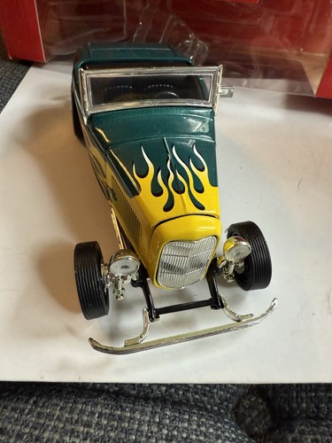 Mac Tools John Force Signature series 1932 Ford Roadster Hot Rod 1:24 Scale - Picture 9 of 15
