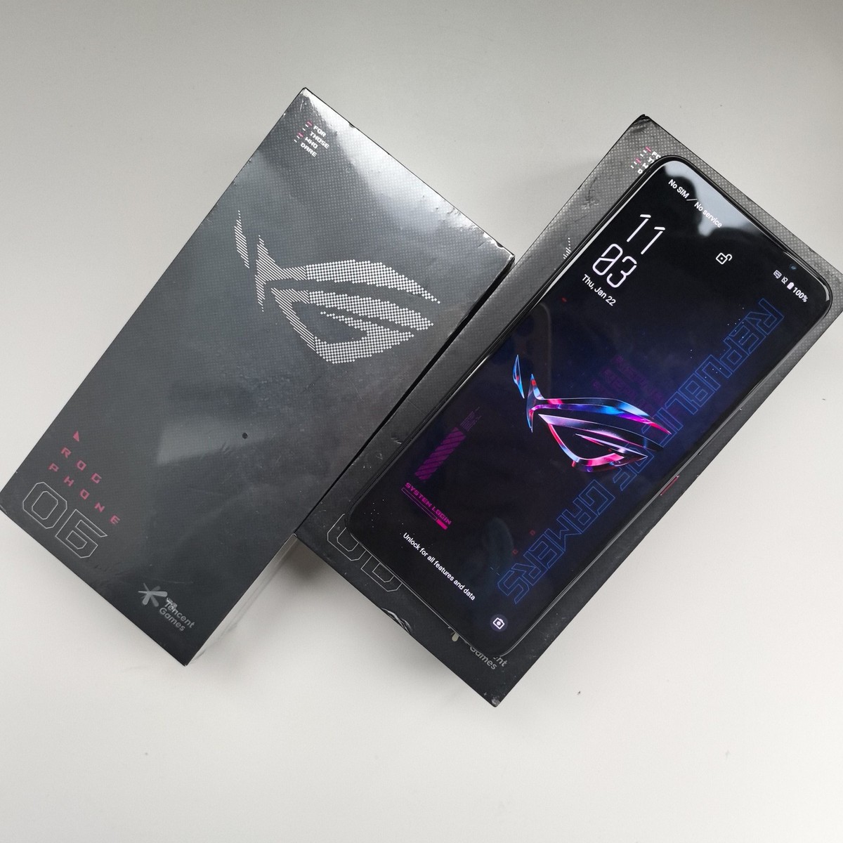 ASUS ROG Phone 6 ブラック 本体 ASUS ROG Phone 6, 6.78” FHD+ 2448x1080 165Hz, 50MP/13MP/5MP Triple