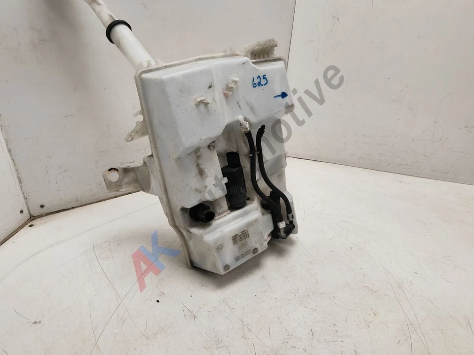 Serbatoio e pompa bottiglia lavatrice Xenon Ford Focus Mk3 2011-2018 BV61-13K175-AF - Immagine 2 di 4