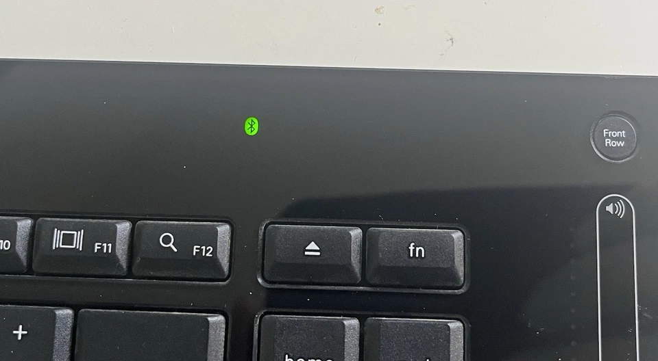 Logitech DiNovo Edge Wireless Keyboard Y-RAY81 Works No Charging Station - Image 4 of 4