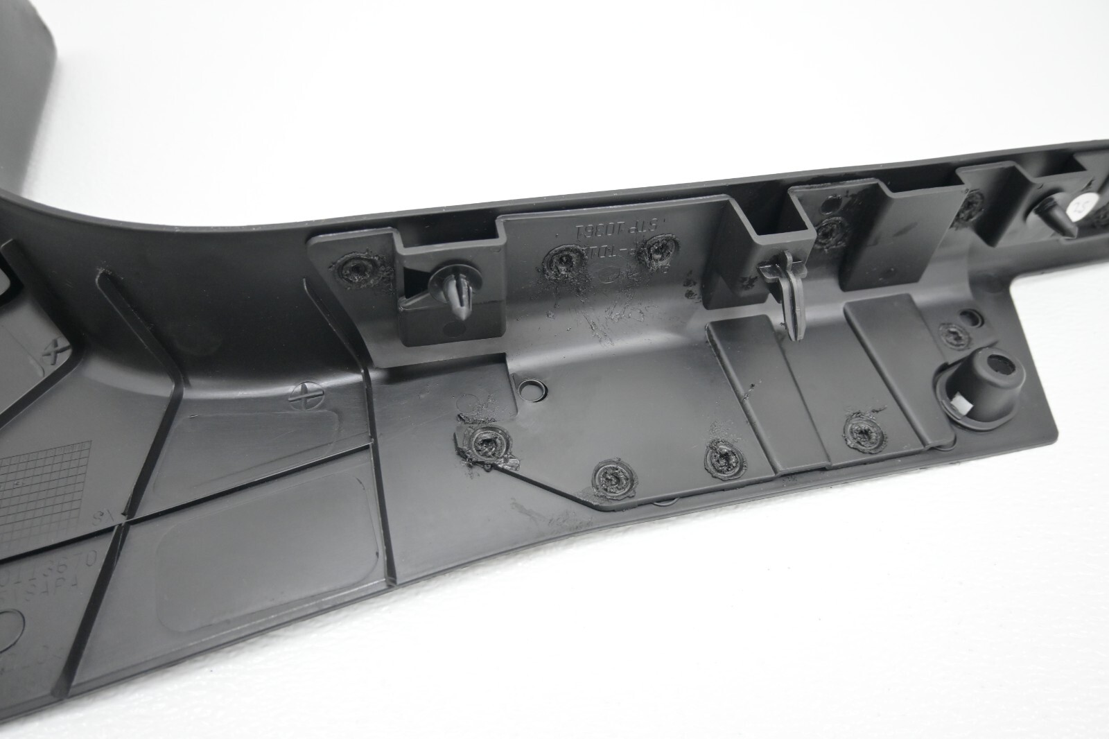 Maserati Ghibli 2014-2021 FRONT+LEFT Kick panel P/N 1130057