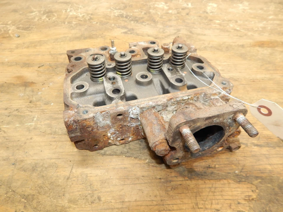 Conjunto de culata de motor diésel Yanmar 2TNV70/TK270VFM 119415-11740 Foto 2 de 4