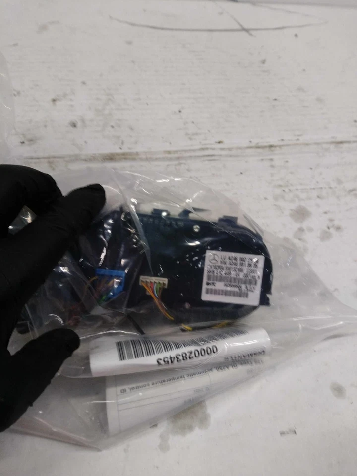 Interruptor selector de aire acondicionado usado se adapta a: Mercedes-Benz Mercedes clase gla 156 2015 tipo GL Foto 2 de 4