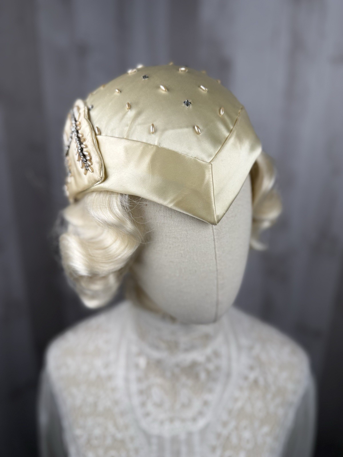 Vintage 1920s Juliet Cap Hat Ivory Satin Bridal Skullcap Wedding Rare Art Deco image 2