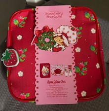 Strawberry Shortcake Spa Glow Set With Carry Case, Hand Cream, Lip And Eye Mask