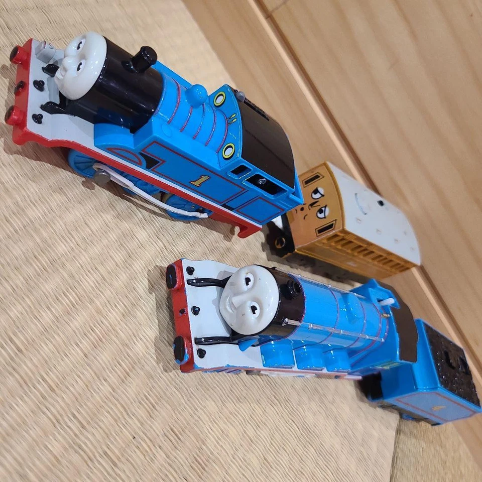 Juego Plarail Thomas & Friends Thomas Percy Gordon Hiro Rosie Nia Foto 3 de 4