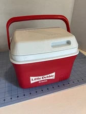 VINTAGE Little Debbie Rubbermaid Portable Cooler Lunchbox Red White RARE 1826
