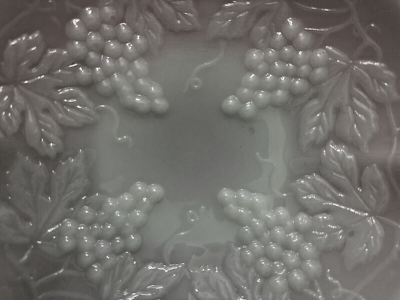 Vintage Anchor Hocking White Milk Glass Bowl Grapes 10