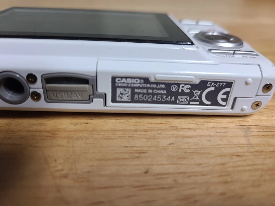 Casio Exilim Zoom White Ex-Z77 For Parts Not Working - Image 3 of 4