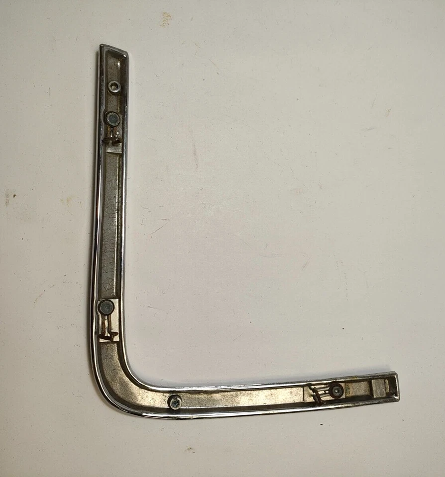 Plymouth Fury I II III 1969 deportivo guardabarros izquierdo extensión moldura NOS 2998849. Foto 3 de 4