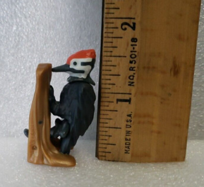 Kinder Joy Woodpecker North American Wildlife Limited Edition Egg Surprise 2022