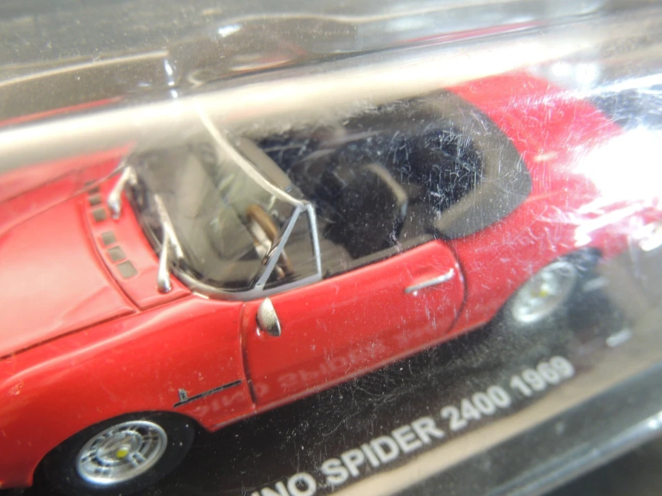 Fiat Dino Spider 2400 1969 Edicola 1/43  - De Agostini - 1:43 - 0109. - Immagine 4 di 4