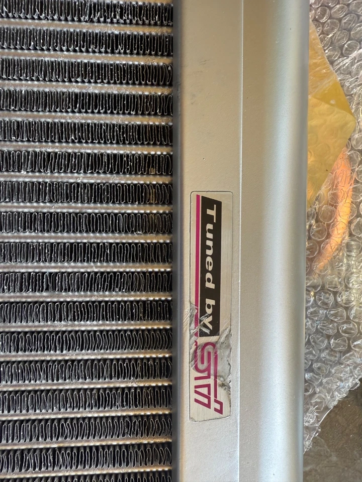 Intercooler OEM Subaru Gc8/gf8 V5/6 STi  Foto 3 de 4