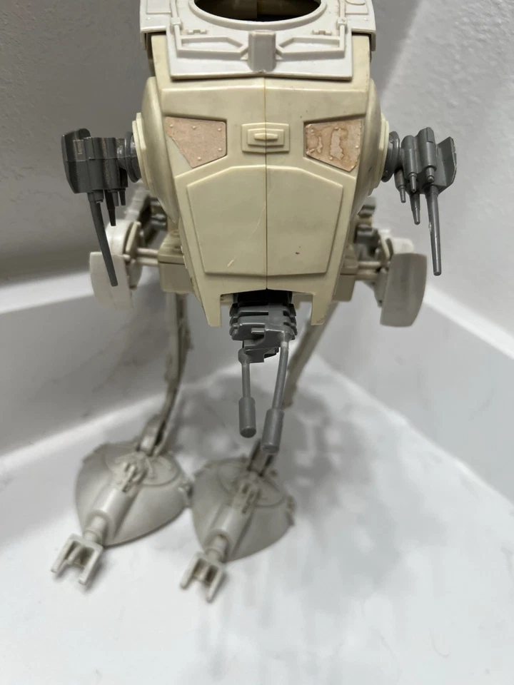 Vintage/Original 1982 Kenner Star Wars AT-ST Scout Walker -Leitura Quase Completa - Imagem 2 de 4