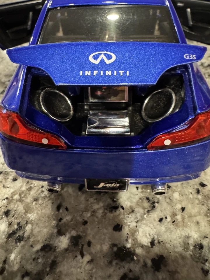 Jada Toys Infiniti Dub City 2003 масштаб 1:24 G35 - Изображение 3 из 4