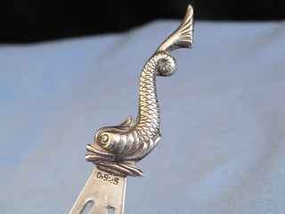 STERLING SILVER MINIATURE DOLPHIN FISH VINTAGE BOOKMARK BOOK MARK PAGE MARK