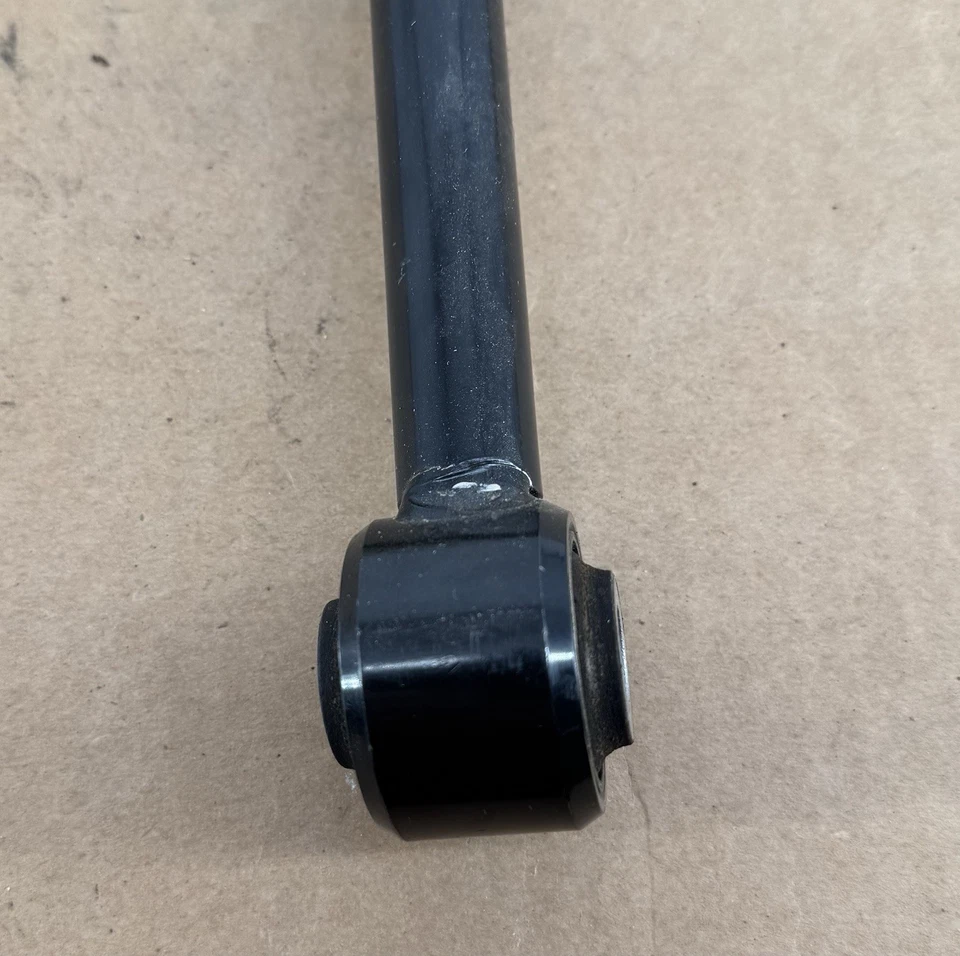 Jeep Cherokee KL Mopar Rear Shock Absorber 68157912AE Out of Box - Image 2 of 4