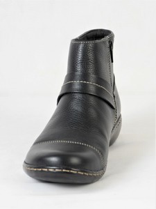 clarks ashland pine ankle bootie