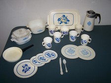 VINTAGE CORNING WARE BLUE CORNFLOWER CHILTON PLASTIC TOY DISHES BUNDLED LOT
